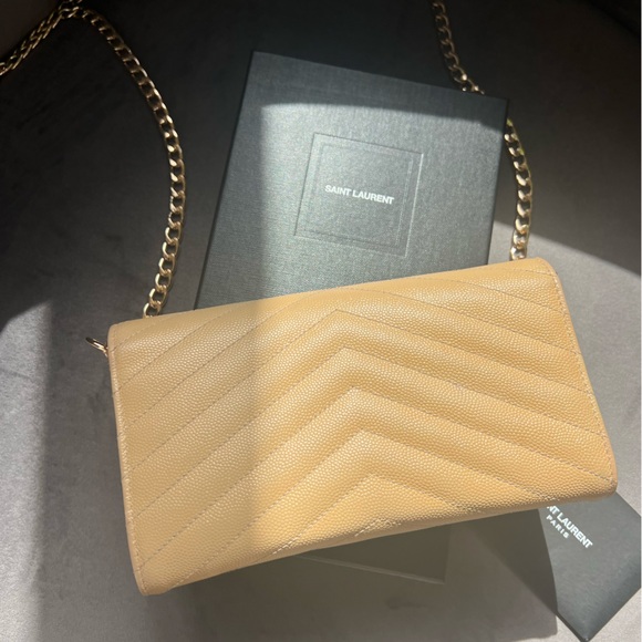 Beige YSL cassandre wallet on chain - Picture 9 of 13